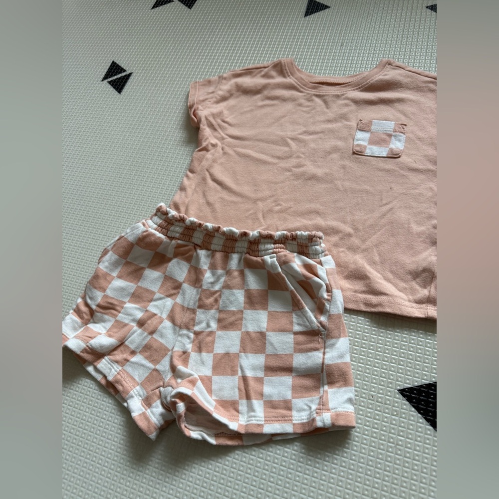 Garanimals|Baby girl,toddler Soft Peach coral checkered summer set,tee & shorts• - Picture 3 of 6